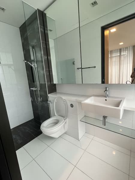 Botanic garden, Modern Detached House with Pool and Lift Botanic Gardens 1km Nanyang Pri/ Raffles Girls School, 5 Bedrooms, 7,400 sqft, Detached House For Rent, by Amy Chong, 500132972 - Bathroom - PropertyGuru.com.sg