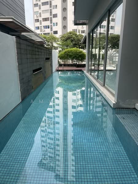 Botanic Garden 3-Storey Bungalow w Lift and Lap Pool, Modern Detached House with Pool and Lift Botanic Gardens 1km Nanyang Pri/ Raffles Girls School, 5 Bedrooms, 7,400 sqft, Detached House For Rent, by Amy Chong, 500132972 - Exterior - PropertyGuru.com.sg