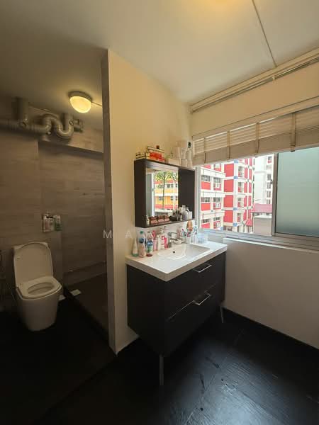 221 Bishan Street 23, 221 Bishan Street 23, 4 Bedrooms, 1,301 sqft, HDB Flat For Sale, by Mark G, 500133021 - Bathroom - PropertyGuru.com.sg