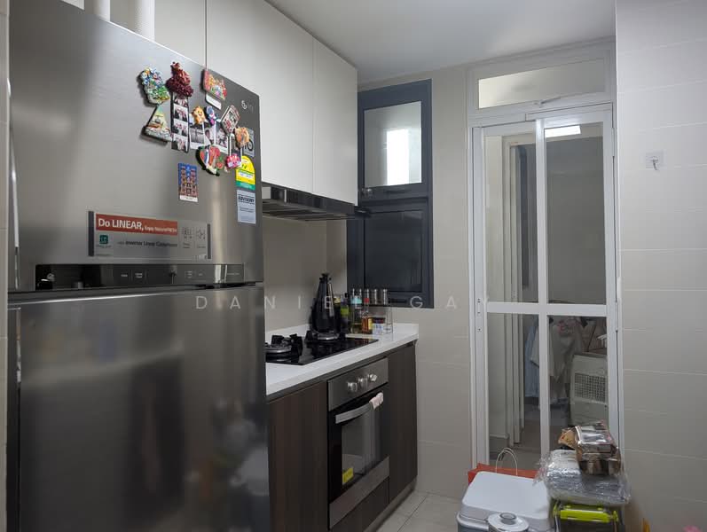 Symphony Suites, 1 Yishun Close, 4 Bedrooms, 1,023 sqft, Condominium For Sale, by Daniel Gay, 500133027 - Kitchen - PropertyGuru.com.sg