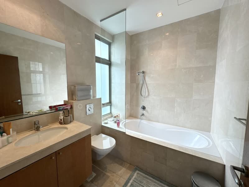 ⭐️⭐️LANDED7772@ Siglap Well Kept Detached, Siglap, 5 Bedrooms, 6,200 sqft, Detached House For Sale, by Joshua Loo, 500133041 - Bathroom - PropertyGuru.com.sg