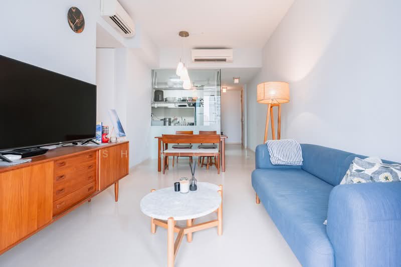 The Crest, 103 Prince Charles Crescent, 2 Bedrooms, 904 sqft, Condominium For Rent, by Shanice Lim, 500133043 - Living Room - PropertyGuru.com.sg