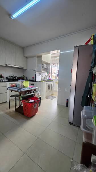 235 Bishan Street 22, 235 Bishan Street 22, 3 Bedrooms, 1,453 sqft, HDB Flat For Sale, by Patrick Chee, 500133054 - Kitchen - PropertyGuru.com.sg