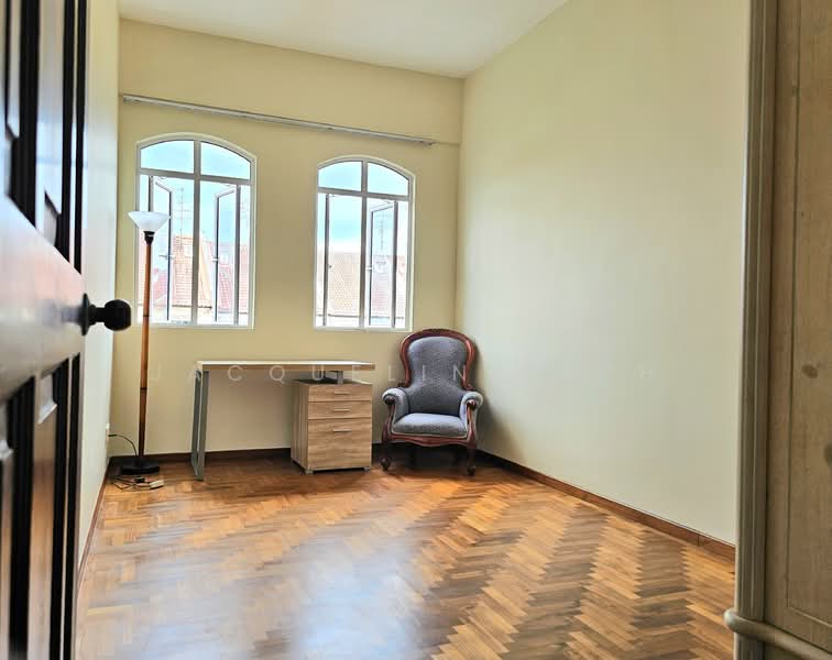 Loyang Villas, Loyang Rise, 5 Bedrooms, 2,217 sqft, Terraced House For Sale, by Jacqueline Soh, 500133070 - Bedroom - PropertyGuru.com.sg