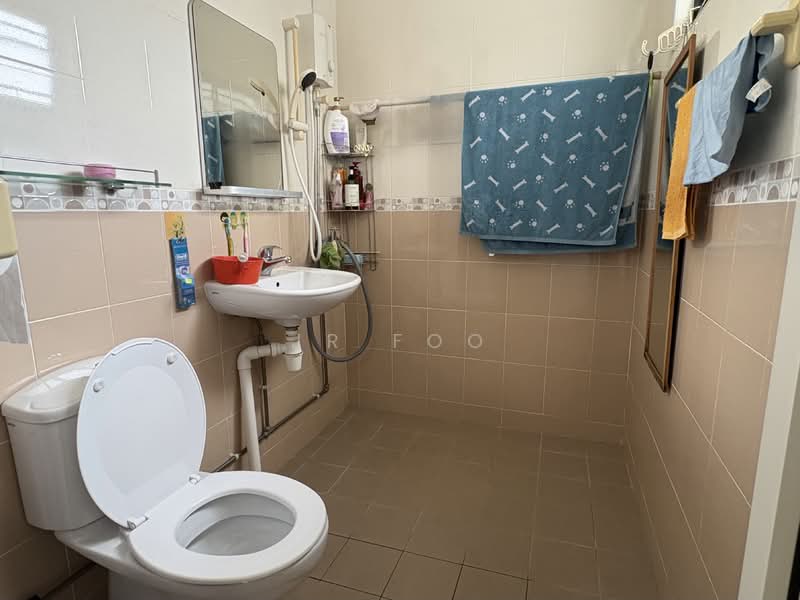 603 Hougang Avenue 4, 603 Hougang Avenue 4, Room Rental, 150 sqft, HDB Flat For Rent, by JR Foo, 500133082 - Bathroom - PropertyGuru.com.sg