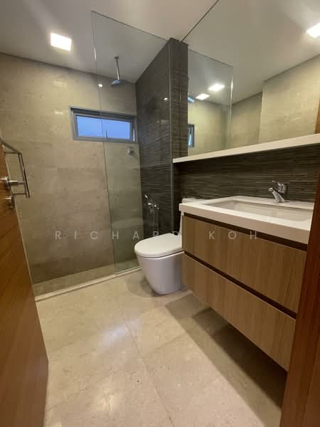 Woodhaven, 71 Woodgrove Avenue, 3 Bedrooms, 1,173 sqft, Condominium For Sale, by Richard Koh, 500133091 - Bathroom - PropertyGuru.com.sg