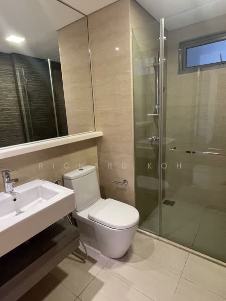 Woodhaven, 71 Woodgrove Avenue, 3 Bedrooms, 1,173 sqft, Condominium For Sale, by Richard Koh, 500133091 - Bathroom - PropertyGuru.com.sg