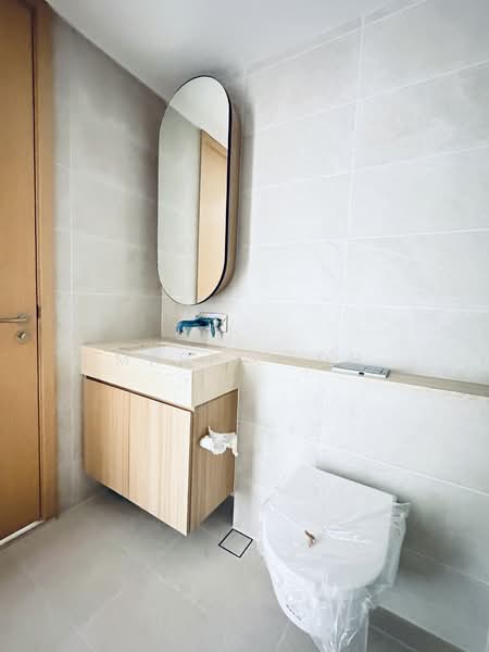Hill House, 10A-11 Institution Hill, 10B, 2 Bedrooms, 452 sqft, Condominium For Rent, by Maria Loh, 500133094 - Bathroom - PropertyGuru.com.sg