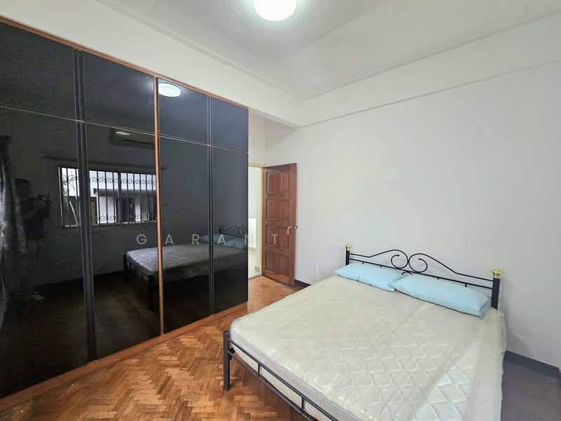 Eng Kong Garden, Eng Kong Garden, 4 Bedrooms, 2,500 sqft, Semi-Detached House For Rent, by Garant Pang, 500133098 - Bedroom - PropertyGuru.com.sg