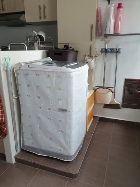 450 Tampines Street 42, 450 Tampines Street 42, Room Rental, 200 sqft, HDB Flat For Rent, by Jon Tay, 500133099 - Kitchen - PropertyGuru.com.sg