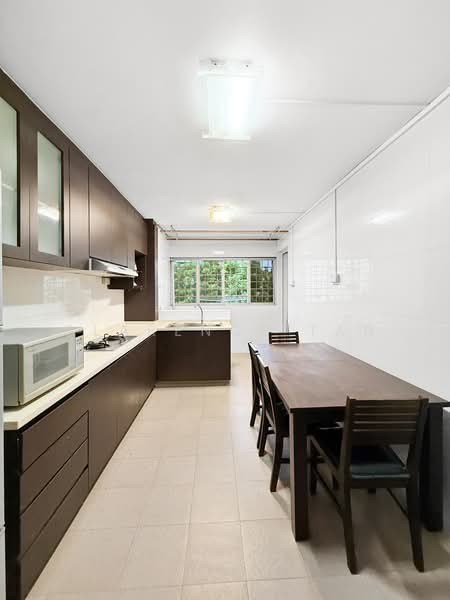 180 Ang Mo Kio Avenue 5, 180 Ang Mo Kio Avenue 5, 2 Bedrooms, 730 sqft, HDB Flat For Sale, by Clarence Tan, 500133106 - Kitchen - PropertyGuru.com.sg