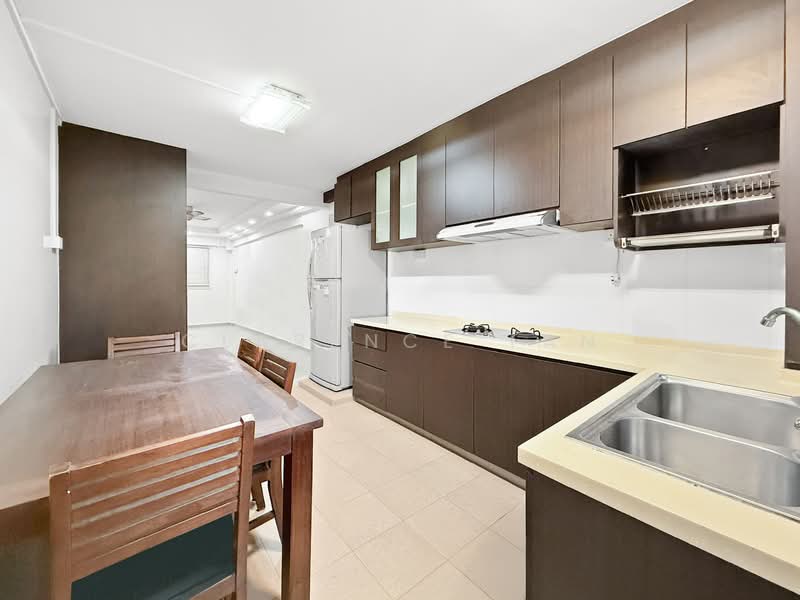 180 Ang Mo Kio Avenue 5, 180 Ang Mo Kio Avenue 5, 2 Bedrooms, 730 sqft, HDB Flat For Sale, by Clarence Tan, 500133106 - Kitchen - PropertyGuru.com.sg