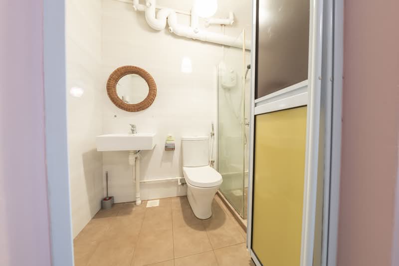 353 Kang Ching Road, 353 Kang Ching Road, 4 Bedrooms, 1,292 sqft, HDB Flat For Sale, by Kai Mun, 500133117 - Bathroom - PropertyGuru.com.sg
