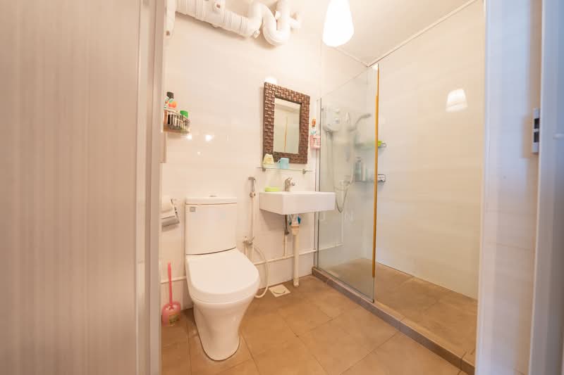 353 Kang Ching Road, 353 Kang Ching Road, 4 Bedrooms, 1,292 sqft, HDB Flat For Sale, by Kai Mun, 500133117 - Bathroom - PropertyGuru.com.sg