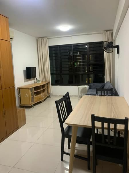 335B Yishun Riverwalk, 335B Yishun Street 31, 2 Bedrooms, 721 sqft, HDB Flat For Rent, by Rayner Cheng, 500133127 - Living Room - PropertyGuru.com.sg