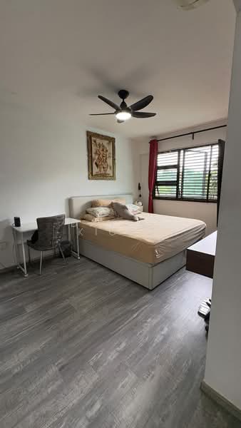 550B Segar Road, 550B Segar Road, 3 Bedrooms, 1,216 sqft, HDB Flat For Sale, by Daniel Kiong, 500133129 - Master Bedroom - PropertyGuru.com.sg