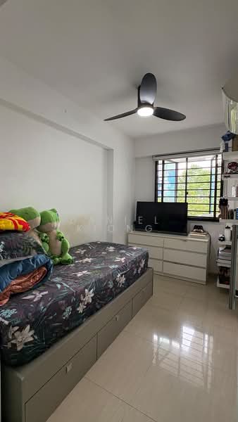 550B Segar Road, 550B Segar Road, 3 Bedrooms, 1,216 sqft, HDB Flat For Sale, by Daniel Kiong, 500133129 - Study - PropertyGuru.com.sg