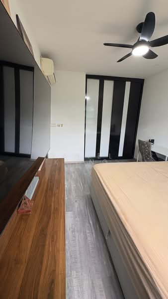 550B Segar Road, 550B Segar Road, 3 Bedrooms, 1,216 sqft, HDB Flat For Sale, by Daniel Kiong, 500133129 - Master Bedroom - PropertyGuru.com.sg
