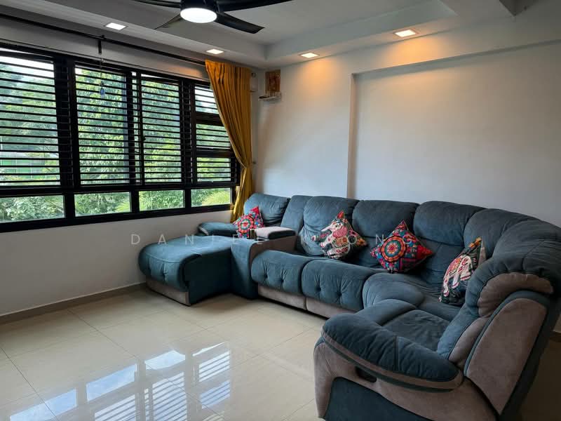 550B Segar Road, 550B Segar Road, 3 Bedrooms, 1,216 sqft, HDB Flat For Sale, by Daniel Kiong, 500133129 - Living Room - PropertyGuru.com.sg