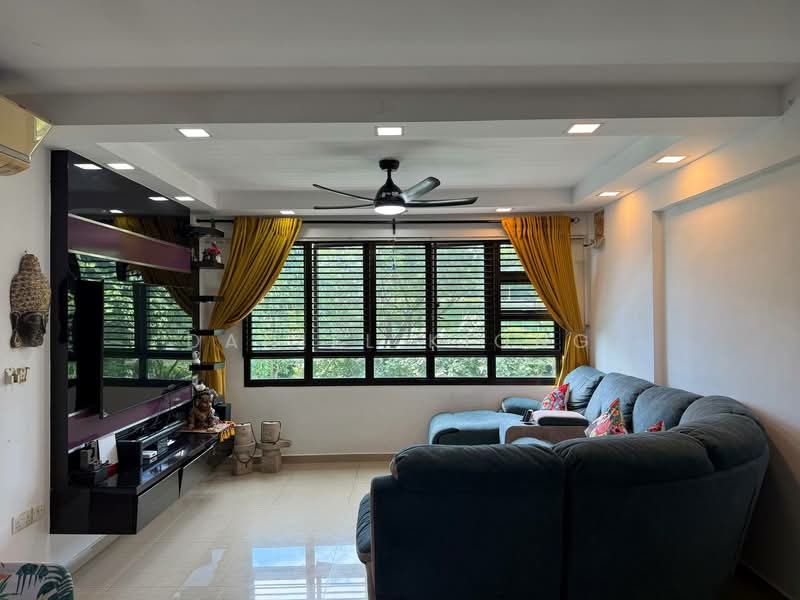 550B Segar Road, 550B Segar Road, 3 Bedrooms, 1,216 sqft, HDB Flat For Sale, by Daniel Kiong, 500133129 - Living Room - PropertyGuru.com.sg