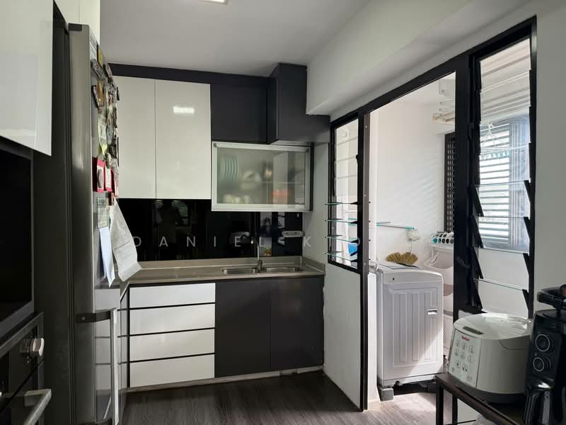 550B Segar Road, 550B Segar Road, 3 Bedrooms, 1,216 sqft, HDB Flat For Sale, by Daniel Kiong, 500133129 - Kitchen - PropertyGuru.com.sg
