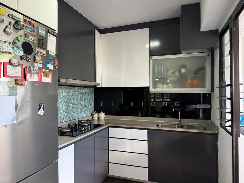 550B Segar Road, 550B Segar Road, 3 Bedrooms, 1,216 sqft, HDB Flat For Sale, by Daniel Kiong, 500133129 - Kitchen - PropertyGuru.com.sg