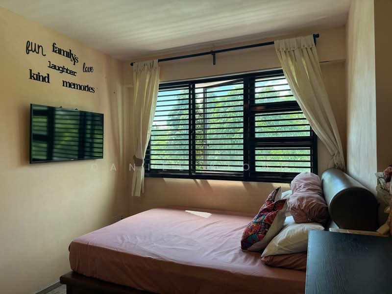 550B Segar Road, 550B Segar Road, 3 Bedrooms, 1,216 sqft, HDB Flat For Sale, by Daniel Kiong, 500133129 - Bedroom - PropertyGuru.com.sg