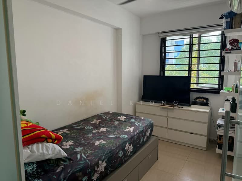 550B Segar Road, 550B Segar Road, 3 Bedrooms, 1,216 sqft, HDB Flat For Sale, by Daniel Kiong, 500133129 - Study - PropertyGuru.com.sg