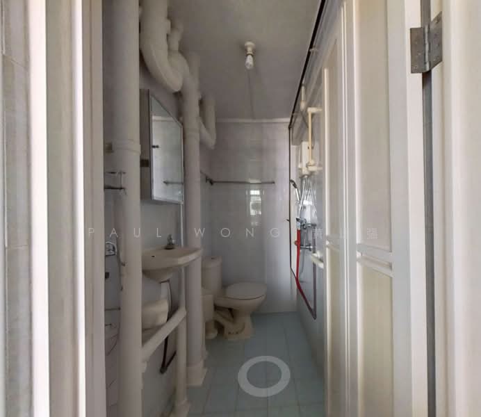 40 Circuit Road, 40 Circuit Road, 2 Bedrooms, 614 sqft, HDB Flat For Sale, by Paul Wong 黄逸强, 500133133 - Common Bathroom - PropertyGuru.com.sg