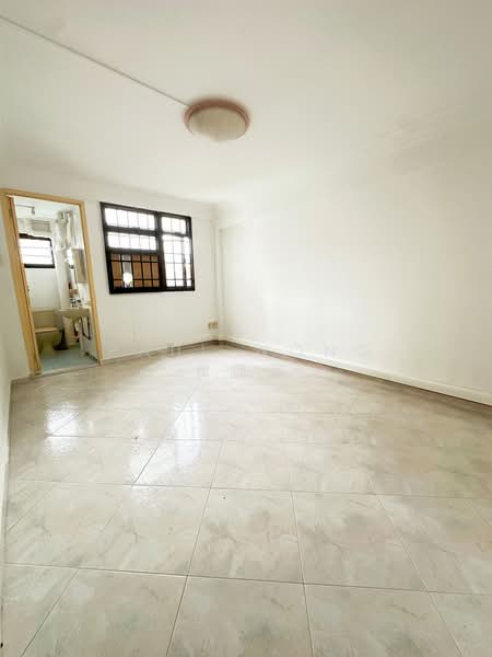 40 Circuit Road, 40 Circuit Road, 2 Bedrooms, 614 sqft, HDB Flat For Sale, by Paul Wong 黄逸强, 500133133 - Master Bedroom - PropertyGuru.com.sg