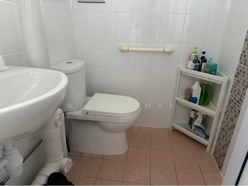 537 Bedok North Street 3, 537 Bedok North Street 3, 2 Bedrooms, 731 sqft, HDB Flat For Sale, by Wilson Mak, 500133150 - Bathroom - PropertyGuru.com.sg