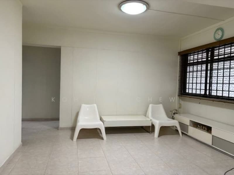 332 Sembawang Close, 332 Sembawang Close, 3 Bedrooms, 1,076 sqft, HDB Flat For Sale, by Koh Poh Chew, 500133159 - Living Room - PropertyGuru.com.sg