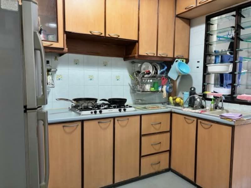 332 Sembawang Close, 332 Sembawang Close, 3 Bedrooms, 1,076 sqft, HDB Flat For Sale, by Koh Poh Chew, 500133159 - Kitchen - PropertyGuru.com.sg