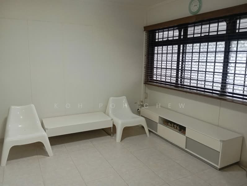 332 Sembawang Close, 332 Sembawang Close, 3 Bedrooms, 1,076 sqft, HDB Flat For Sale, by Koh Poh Chew, 500133159 - Living Room - PropertyGuru.com.sg