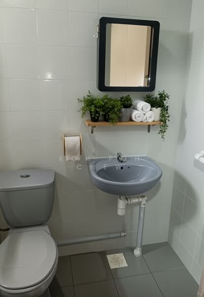 332 Sembawang Close, 332 Sembawang Close, 3 Bedrooms, 1,076 sqft, HDB Flat For Sale, by Koh Poh Chew, 500133159 - Bathroom - PropertyGuru.com.sg