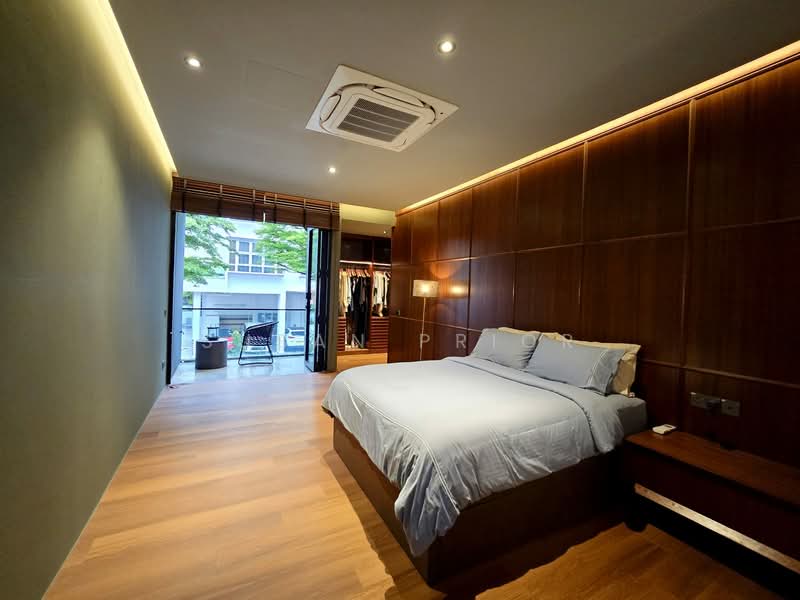 Exquisite East Gem, Lor L Telok Kurau, 7 Bedrooms, 9,400 sqft, Detached House For Sale, by Susan Prior, 500133162 - Bedroom - PropertyGuru.com.sg