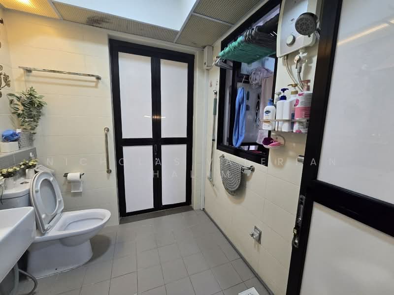 807A Choa Chu Kang Avenue 1, 807A Choa Chu Kang Avenue 1, 1 Bedroom, 506 sqft, HDB Flat For Sale, by Nicholas Valerian Halim, 500133170 - Bathroom - PropertyGuru.com.sg