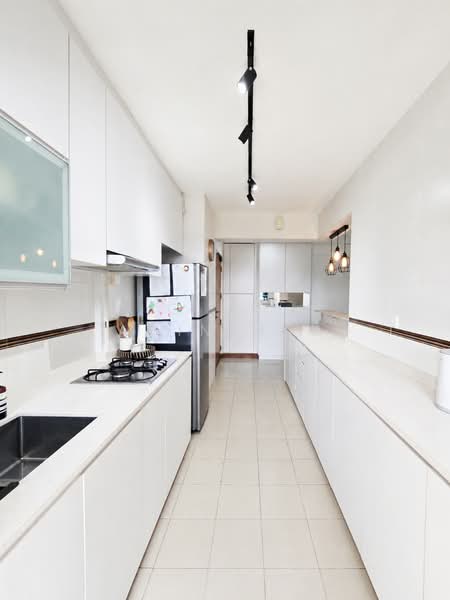 672D Edgefield Plains, 672D Edgefield Plains, 3 Bedrooms, 968 sqft, HDB Flat For Sale, by Amin Mak, 500133180 - Kitchen - PropertyGuru.com.sg