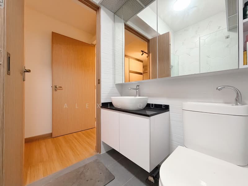 619B Tampines Street 61, 619B Tampines Street 61, 3 Bedrooms, 1,216 sqft, HDB Flat For Sale, by Alexis Quek, 500133214 - Bathroom - PropertyGuru.com.sg