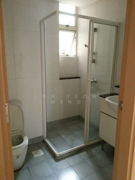 Sims Green, 9 Lorong 27A Geylang, 3 Bedrooms, 1,238 sqft, Condominium For Sale, by Loh Yeow Meng, 500133217 - Bathroom - PropertyGuru.com.sg