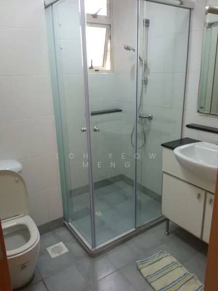 Sims Green, 9 Lorong 27A Geylang, 3 Bedrooms, 1,238 sqft, Condominium For Sale, by Loh Yeow Meng, 500133217 - Bathroom - PropertyGuru.com.sg