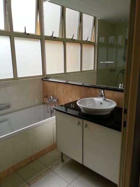 Sims Green, 9 Lorong 27A Geylang, 3 Bedrooms, 1,238 sqft, Condominium For Sale, by Loh Yeow Meng, 500133217 - Bathroom - PropertyGuru.com.sg