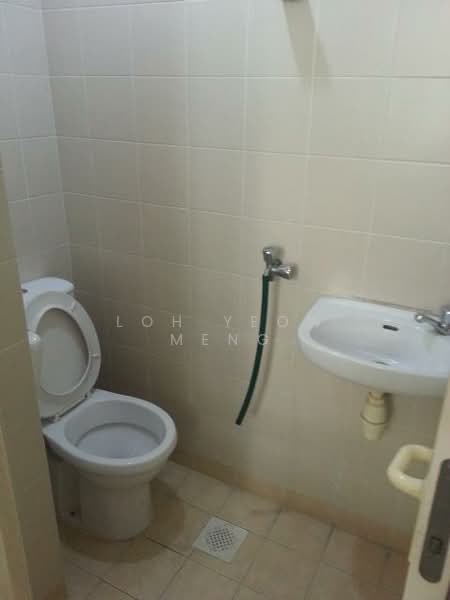 Sims Green, 9 Lorong 27A Geylang, 3 Bedrooms, 1,238 sqft, Condominium For Sale, by Loh Yeow Meng, 500133217 - Bathroom - PropertyGuru.com.sg