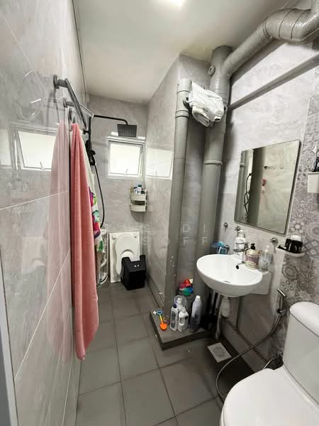 634 Hougang Avenue 8, 634 Hougang Avenue 8, 3 Bedrooms, 1,593 sqft, HDB Flat For Sale, by Rusydi Yusoff, 500133225 - Bathroom - PropertyGuru.com.sg