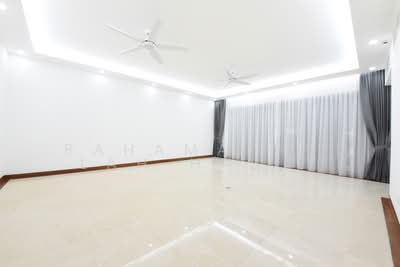 For Rent - Nassim Jade