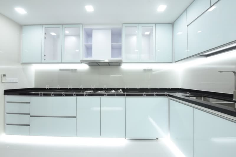 Nassim Jade, 3 Nassim Road, 3 Bedrooms, 2,400 sqft, Condominium For Rent, by Rahamathullah Hasan Ali Akbar, 500133238 - Kitchen - PropertyGuru.com.sg