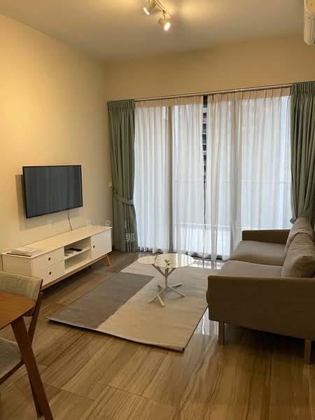 Lakeville, 1 Jurong Lake Link, 1 Bedroom, 560 sqft, Condominium For Sale, by Sabrina Kuek 郭健美, 500133240 - Living Room - PropertyGuru.com.sg