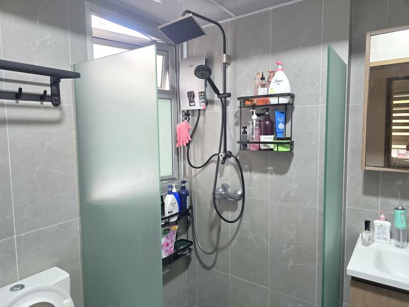 131C Tengah Garden Avenue, , Room Rental, 120 sqft, HDB Flat For Rent, by Steven Choo, 500133248 - Bathroom - PropertyGuru.com.sg