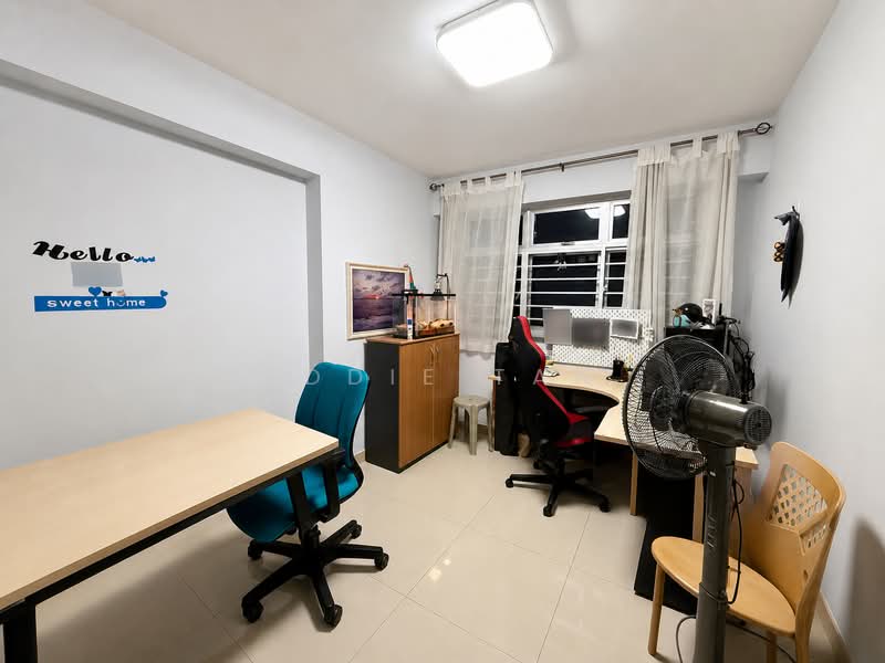 460D Bukit Batok West Avenue 9, 460D Bukit Batok West Avenue 9, 3 Bedrooms, 1,001 sqft, HDB Flat For Sale, by Eddie Tan, 500133257 - Common Bedroom 1 - PropertyGuru.com.sg