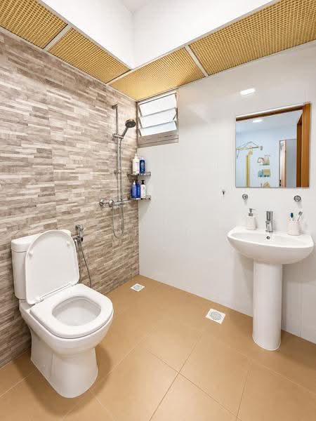 460D Bukit Batok West Avenue 9, 460D Bukit Batok West Avenue 9, Dairy Farm / Bukit Panjang / Choa Chu Kang, 3 Bedrooms, 1,001 sqft, HDB Flat For Sale, by Eddie Tan, 500133257 - Common Bathroom - PropertyGuru.com.sg
